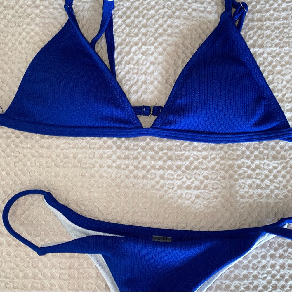 Ribbed Bikini Set - Picture 2 of 3